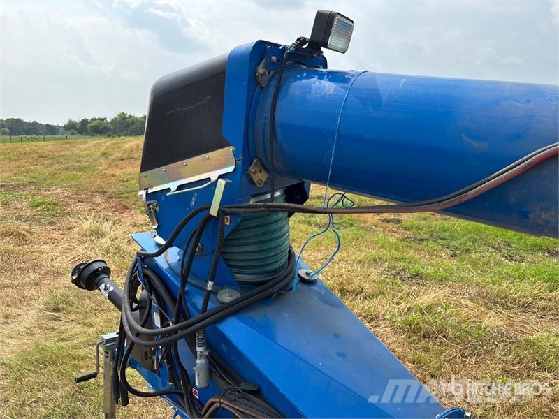 Brandt 1380 13 in x 80 ft Swing Grain Auger Conveying equipment