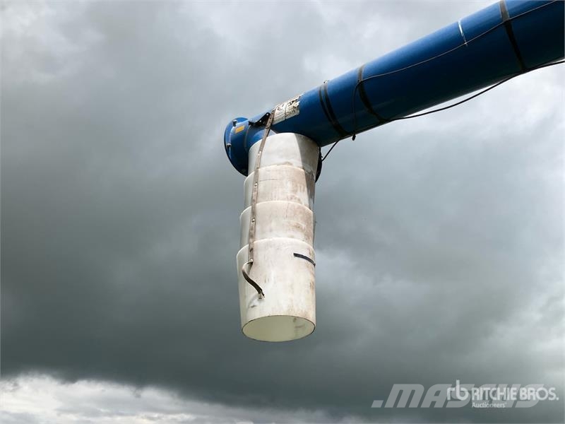 Brandt 1380 13 in x 80 ft Swing Grain Auger Conveying equipment