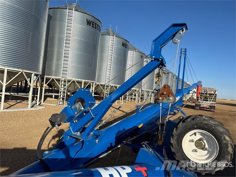Brandt 1380-HP+ 13 in x 80 ft Swing Grain Auger Transportbånd