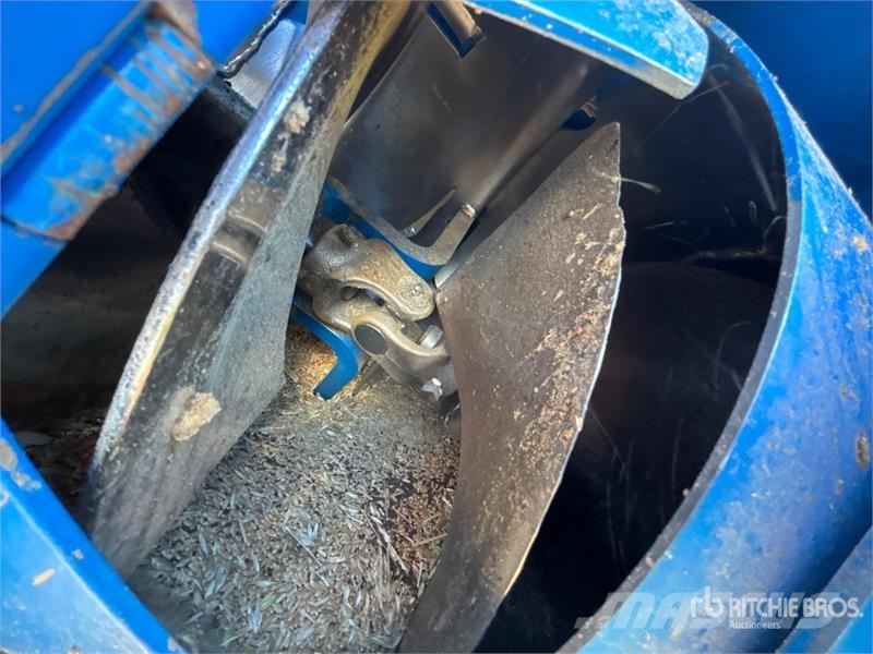 Brandt 1380-HP+ 13 in x 80 ft Swing Grain Auger Transportbånd