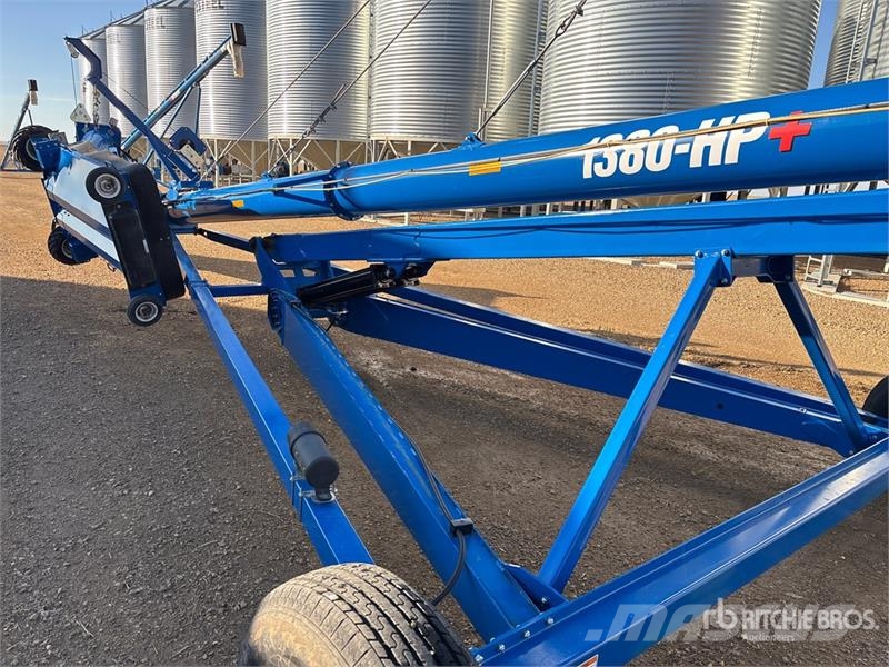 Brandt 1380-HP+ 13 in x 80 ft Swing Grain Auger Transportbånd
