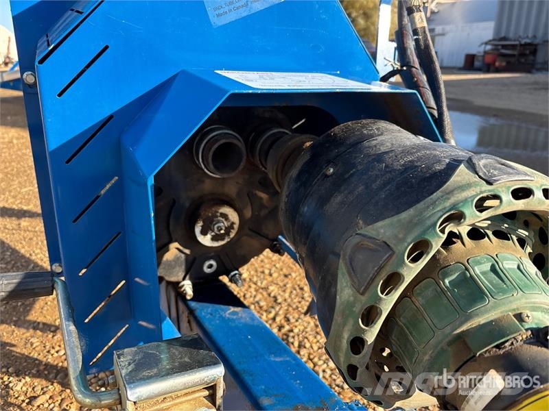 Brandt 1380-HP+ 13 in x 80 ft Swing Grain Auger Transportbånd