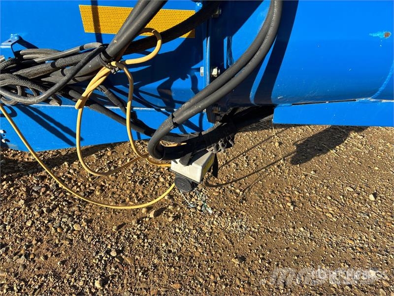 Brandt 1380-HP+ 13 in x 80 ft Swing Grain Auger Transportbånd