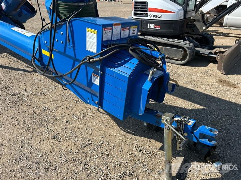 Brandt 1390 13 in x 90 ft Telescopic Swing Grain Auger Material de transporte