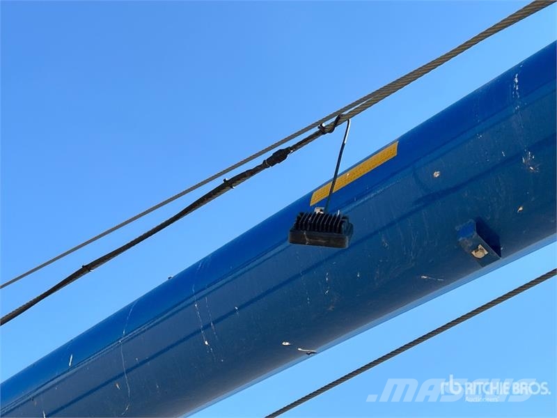 Brandt 1390 13 in x 90 ft Telescopic Swing Grain Auger Material de transporte
