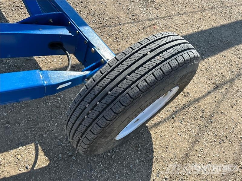 Brandt 1390 13 in x 90 ft Telescopic Swing Grain Auger Material de transporte