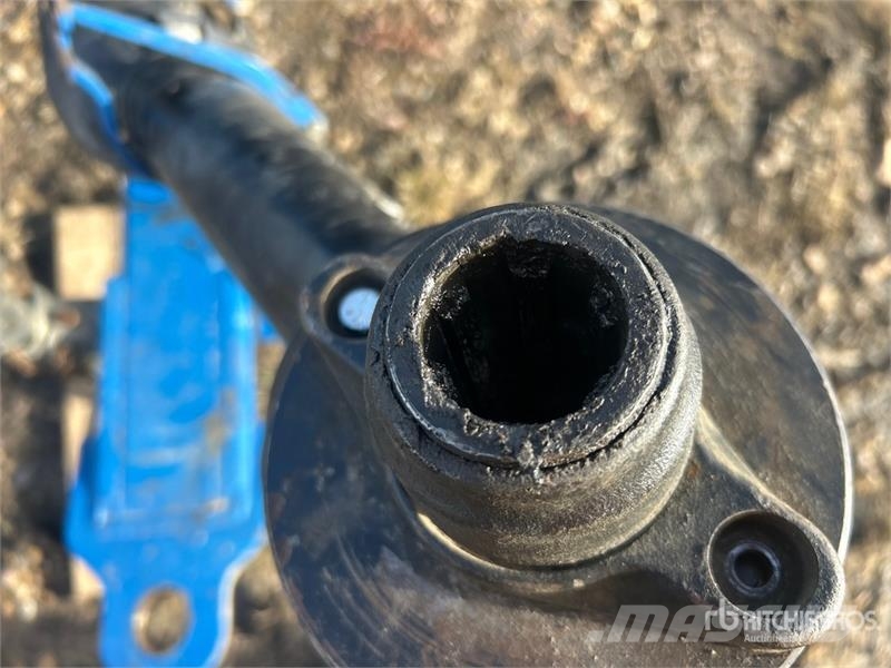 Brandt 1390 13 in x 90 ft Swing Grain Auger Transportna oprema