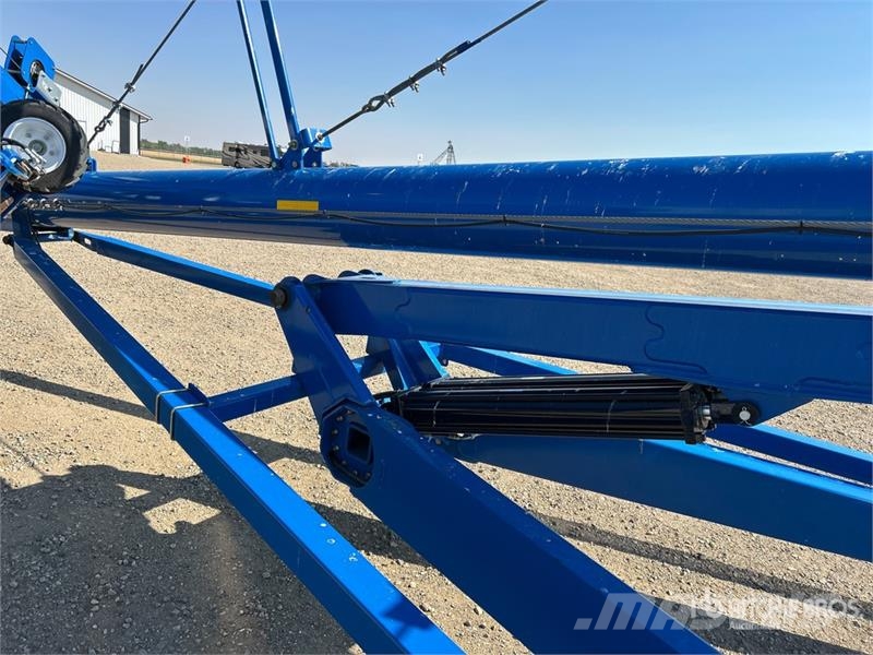 Brandt 1390 13 in x 90 ft Telescopic Swing Grain Auger Material de transporte