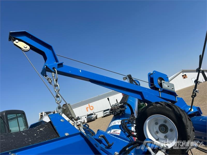 Brandt 1390 13 in x 90 ft Telescopic Swing Grain Auger Material de transporte