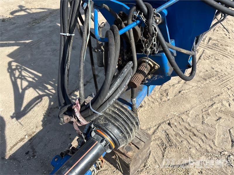 Brandt 1390 13 in x 90 ft Swing Grain Auger Material de transporte