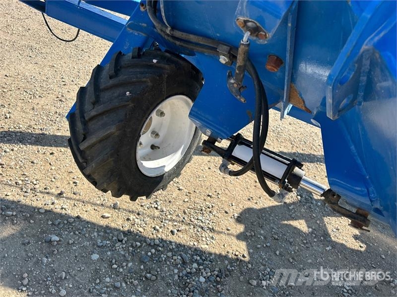 Brandt 1390 13 in x 90 ft Telescopic Swing Grain Auger Material de transporte