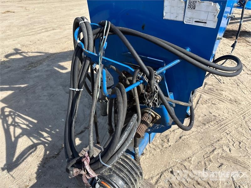 Brandt 1390 13 in x 90 ft Swing Grain Auger Material de transporte