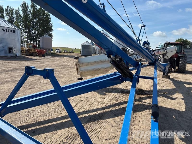 Brandt 1390 13 in x 90 ft Swing Grain Auger Material de transporte