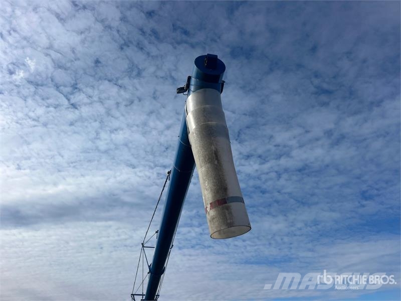Brandt 1390 13 in x 90 ft Swing Grain Auger Transportna oprema