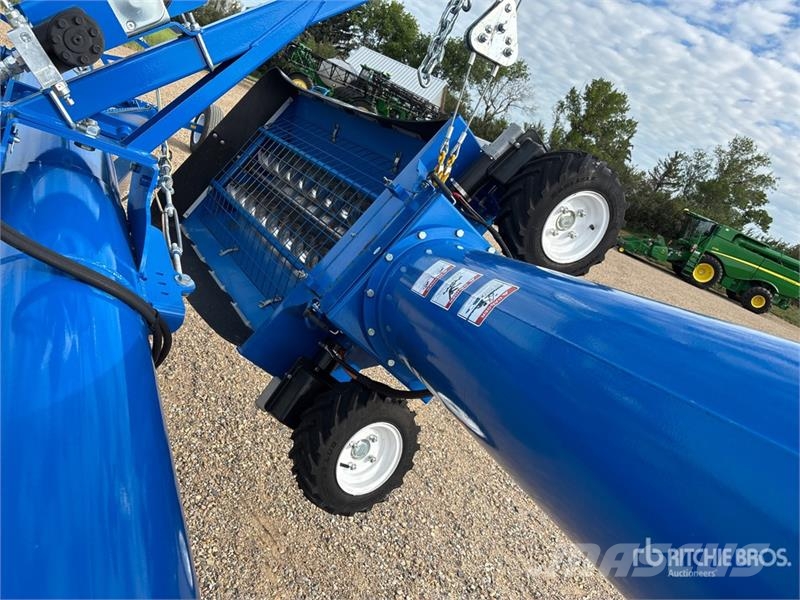 Brandt 1390-HP+ 13 in x 90 ft Swing Grain Auger Material de transporte