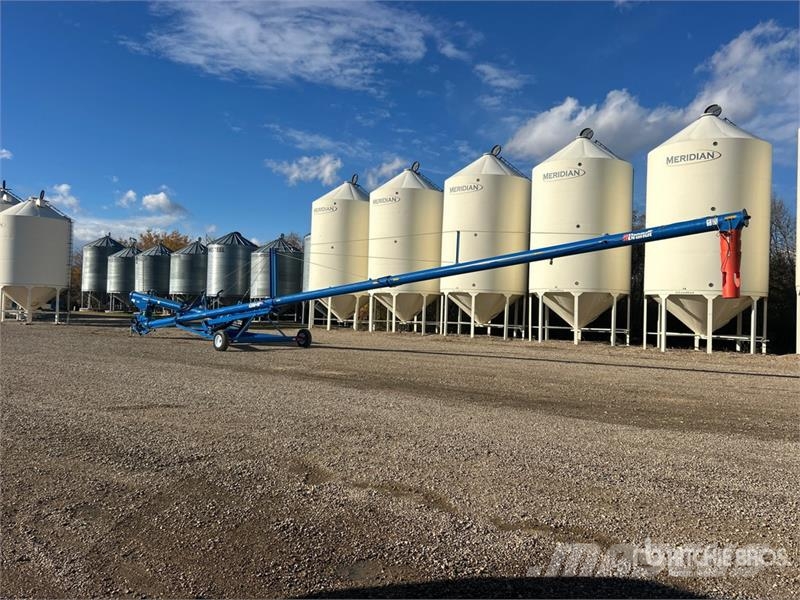 Brandt 1390 HP 13 in x 90 ft Telescopic Swing Grain Auger 운반 장비
