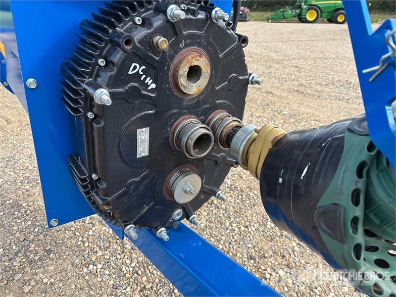 Brandt 1390-HP+ 13 in x 90 ft Swing Grain Auger Material de transporte