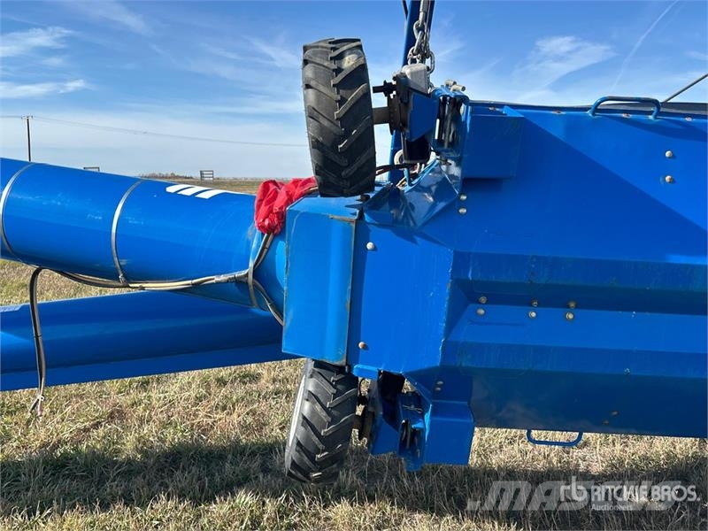 Brandt 1390 HP 13 in x 90 ft Swing Grain Auger Transportna oprema