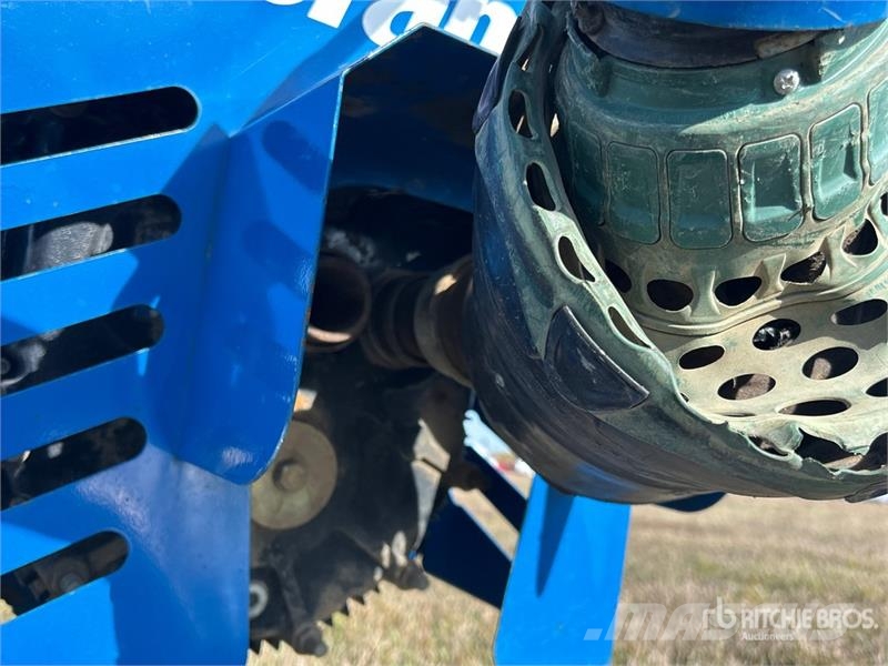Brandt 1390 HP 13 in x 90 ft Swing Grain Auger Transportna oprema