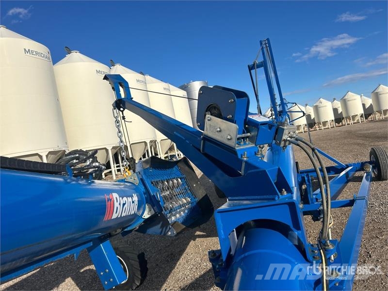 Brandt 1390 HP 13 in x 90 ft Telescopic Swing Grain Auger 운반 장비