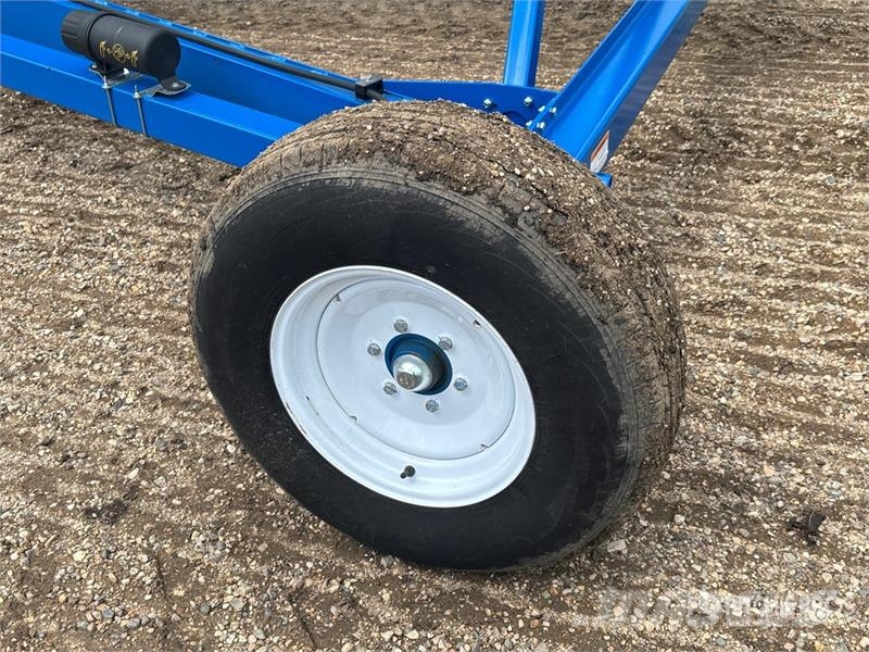 Brandt 1390 HP 13 in x 90 ft Swing Grain Auger Material de transporte