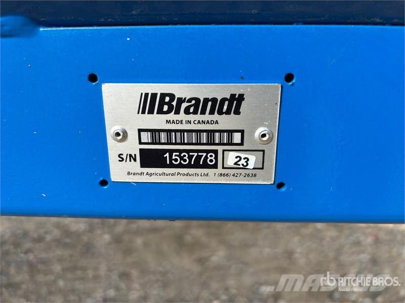 Brandt 1390-HP+ 13 in x 90 ft Swing Grain Auger Material de transporte