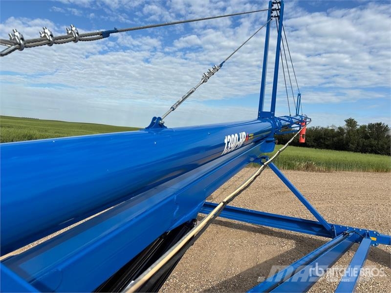 Brandt 1390-HP+ 13 in x 90 ft Swing Grain Auger Material de transporte
