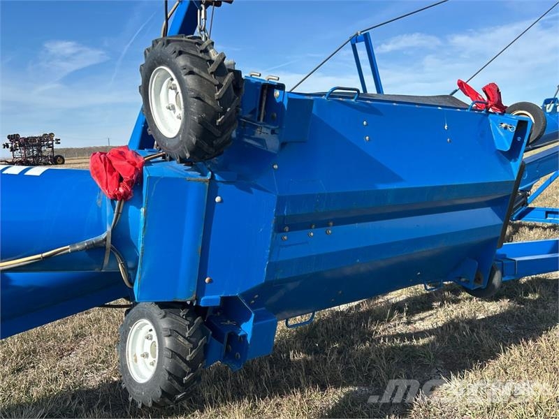 Brandt 1390 HP 13 in x 90 ft Swing Grain Auger Transportna oprema