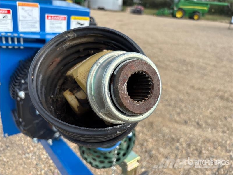 Brandt 1390-HP+ 13 in x 90 ft Swing Grain Auger Material de transporte
