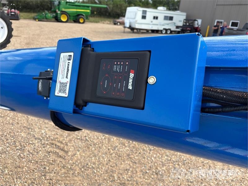 Brandt 1390-HP+ 13 in x 90 ft Swing Grain Auger Material de transporte