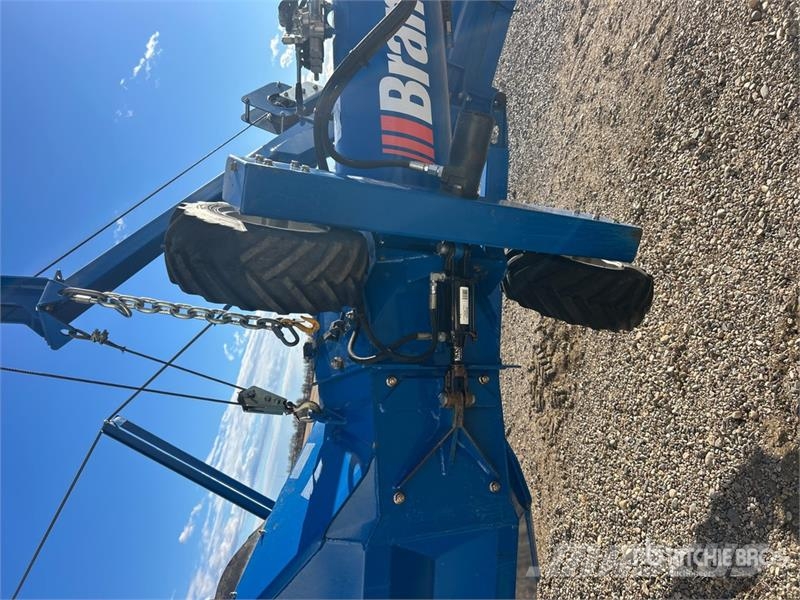 Brandt 1390 HP 13 in x 90 ft Telescopic Swing Grain Auger 운반 장비