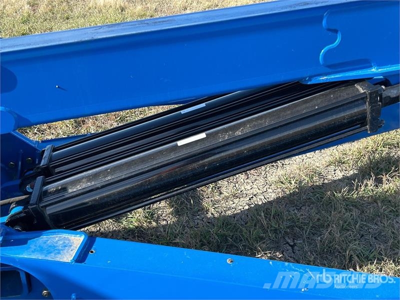 Brandt 1390 HP 13 in x 90 ft Swing Grain Auger Transportna oprema