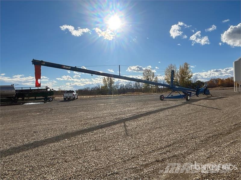 Brandt 1390 HP 13 in x 90 ft Telescopic Swing Grain Auger 운반 장비