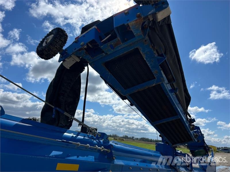 Brandt 15100A 15 in x 100 ft Swing Grain Conveyor Transportbånd