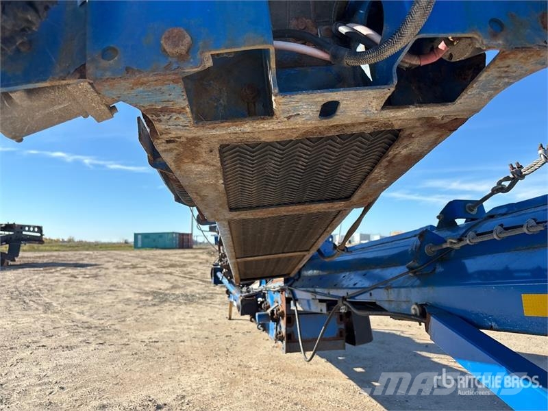 Brandt 1590A 15 in x 90 ft Swing Grain Conveyor معدات نقل