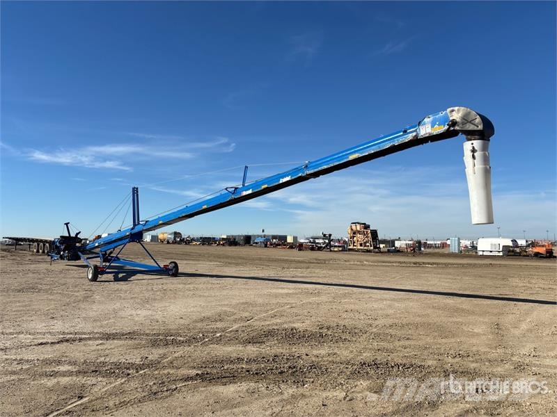 Brandt 1590A 15 in x 90 ft Swing Grain Conveyor معدات نقل