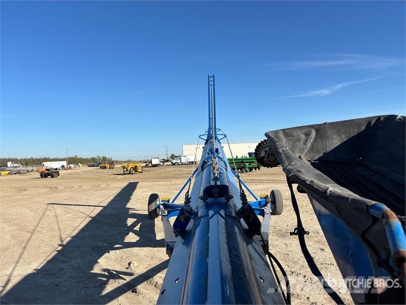 Brandt 1590A 15 in x 90 ft Swing Grain Conveyor معدات نقل