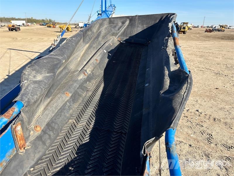Brandt 1590A 15 in x 90 ft Swing Grain Conveyor معدات نقل