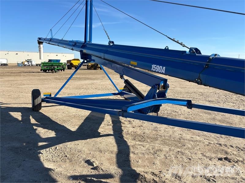 Brandt 1590A 15 in x 90 ft Swing Grain Conveyor معدات نقل