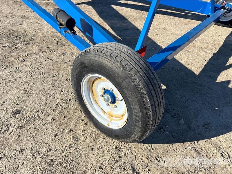 Brandt 1590A 15 in x 90 ft Swing Grain Conveyor معدات نقل