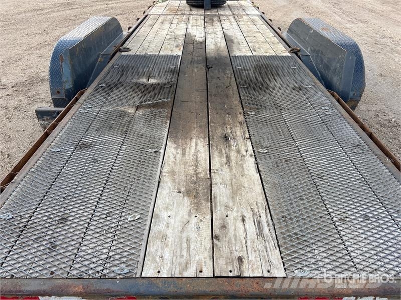 Brandt 22 ft T/A Tilt Deck Trailer 平板拖车