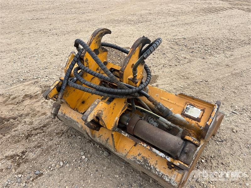 Brandt 42 in Q/C Hydraulic Tilting Excavator Bucket - Fit Schaufeln