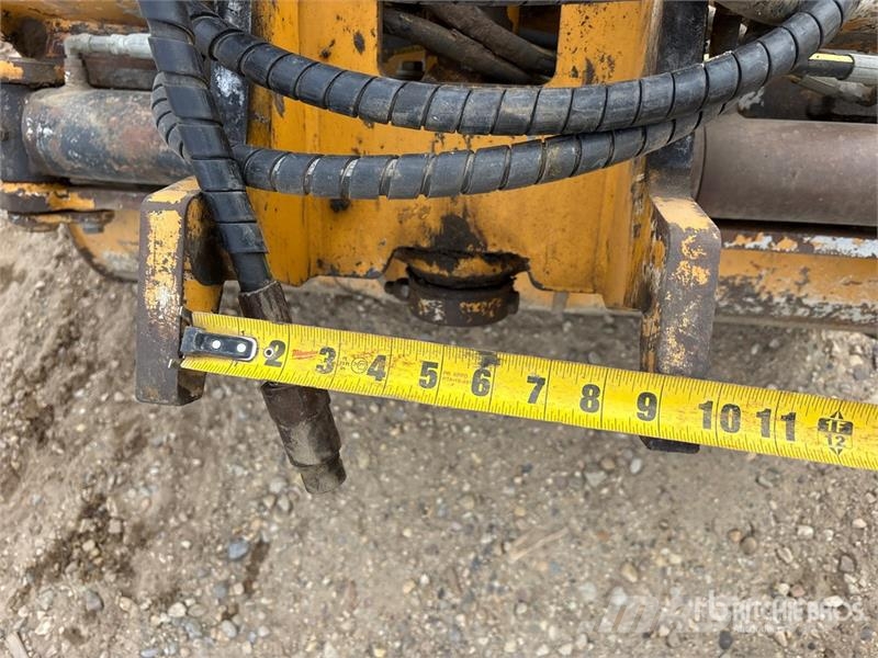 Brandt 42 in Q/C Hydraulic Tilting Excavator Bucket - Fit Schaufeln
