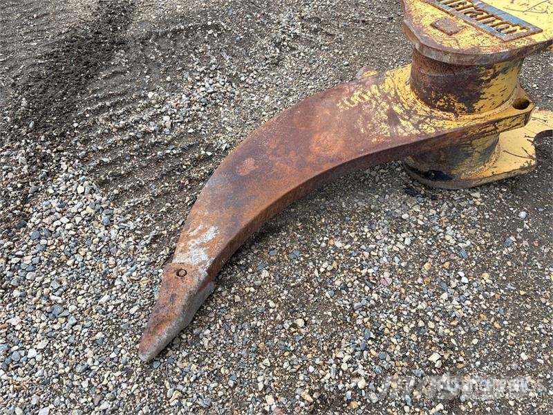 Brandt 48 in Excavator Ripper - Fits John Deere 240D Rozrývače