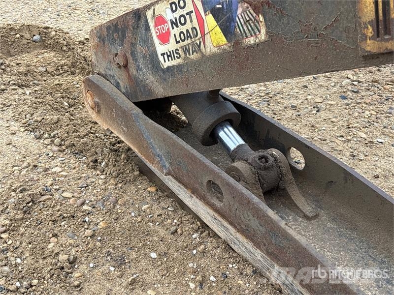 Brandt 50 in Q/C Wheel Loader Grapple - Fits Doosan DL250 Gripere