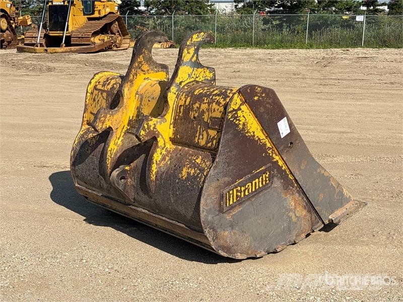 Brandt 60 in Q/C Cleanup Excavator Bucket - Fits 210GLC Κουβάδες