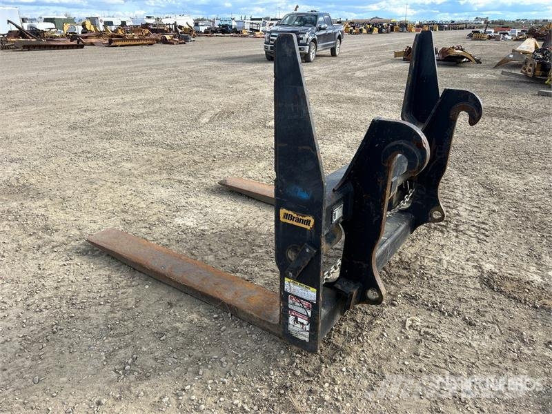 Brandt 60 in Wheel Loader Forks - Fits JD 524/624L Вили