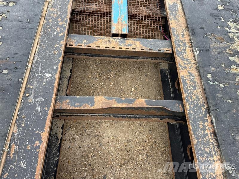 Brandt 65 ton Tri/A Removable Gooseneck Lowboy Trailer لوادر منخفضة