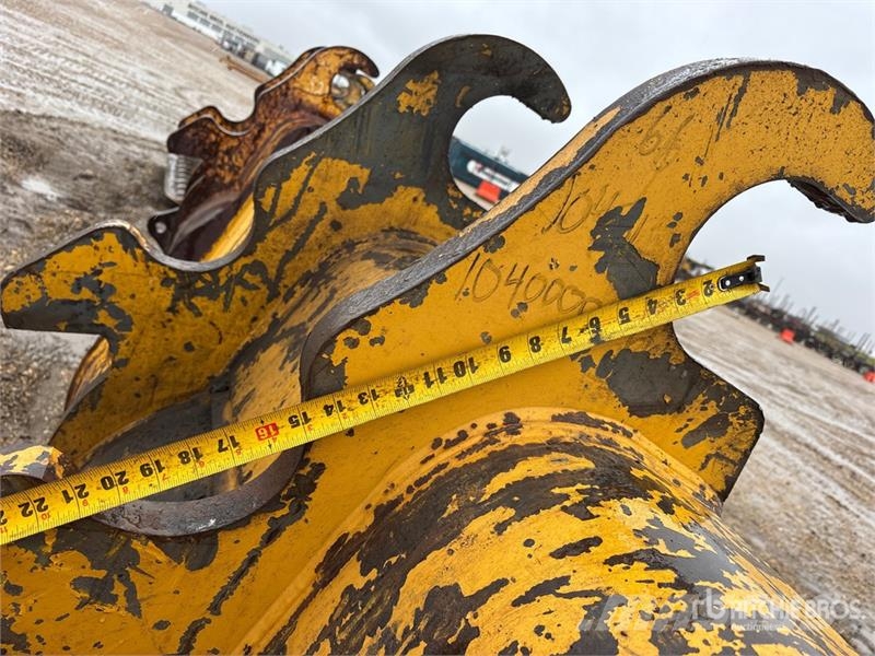 Brandt 66 in Q/C Cleanup Excavator Bucket - Fits John Dee دلاء