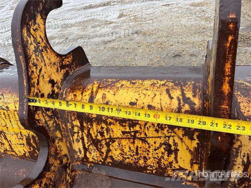 Brandt 66 in Q/C Cleanup Excavator Bucket - Fits John Dee دلاء